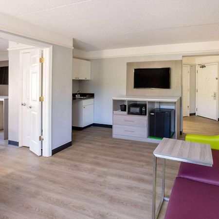 La Quinta By Wyndham Birmingham Гувер Екстер'єр фото