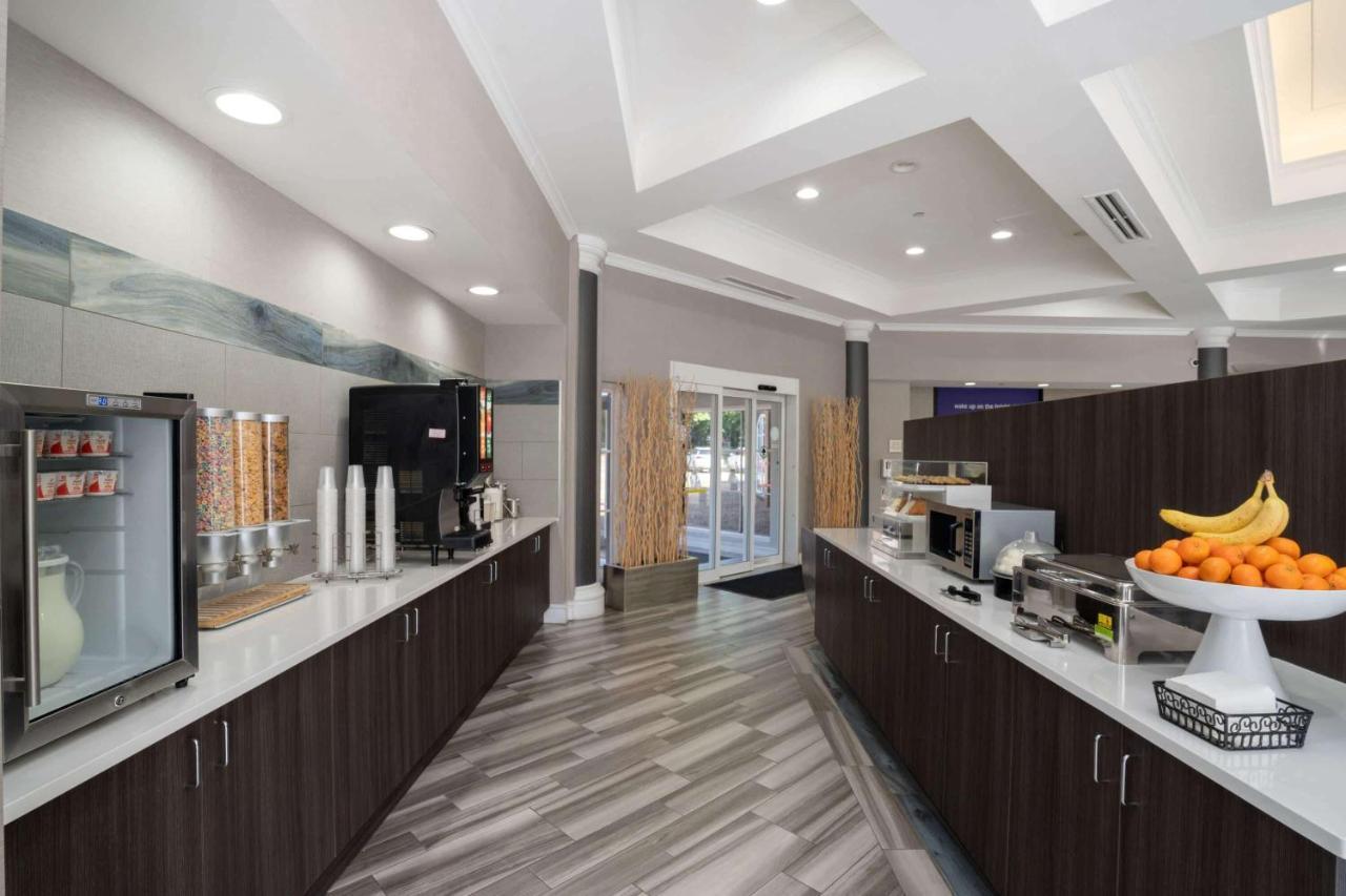 La Quinta By Wyndham Birmingham Гувер Екстер'єр фото