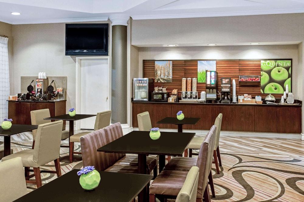 La Quinta By Wyndham Birmingham Гувер Екстер'єр фото
